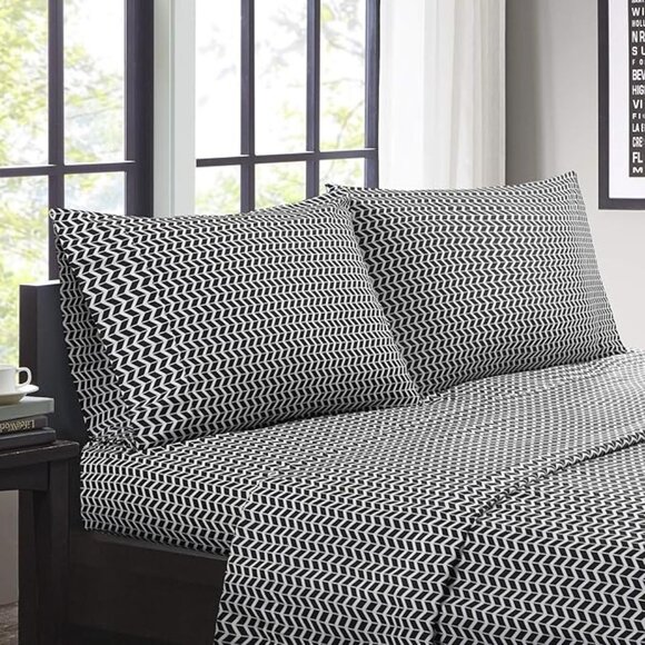 Intelligent Design Novelty 3-Piece Black Chevron Print Microfiber Twin Sheet Set - Picture 1 of 8